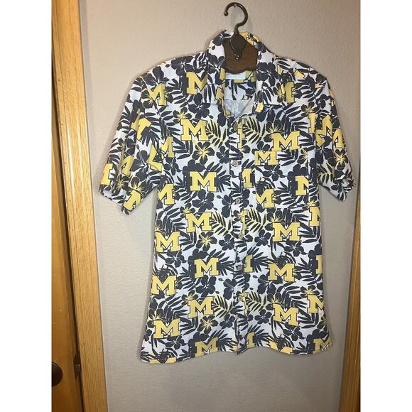 Men's Tellum and Chop White Michigan Wolverines Floral Button-Up Shirt Size XS - Picture 5 of 13